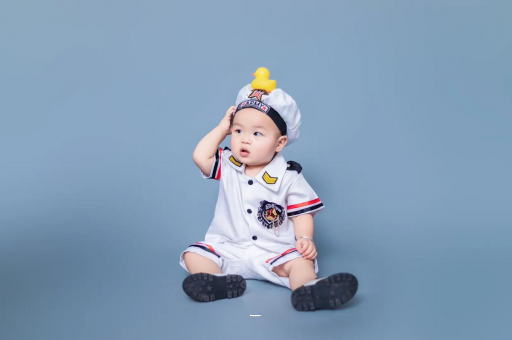 阿克苏宝宝频繁使劲扭动哼唧